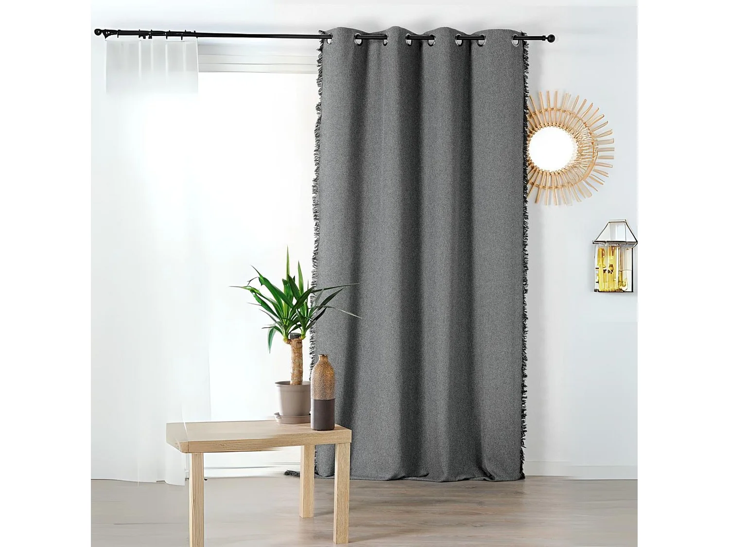 Rideau poly-laine avec franges sur les bords