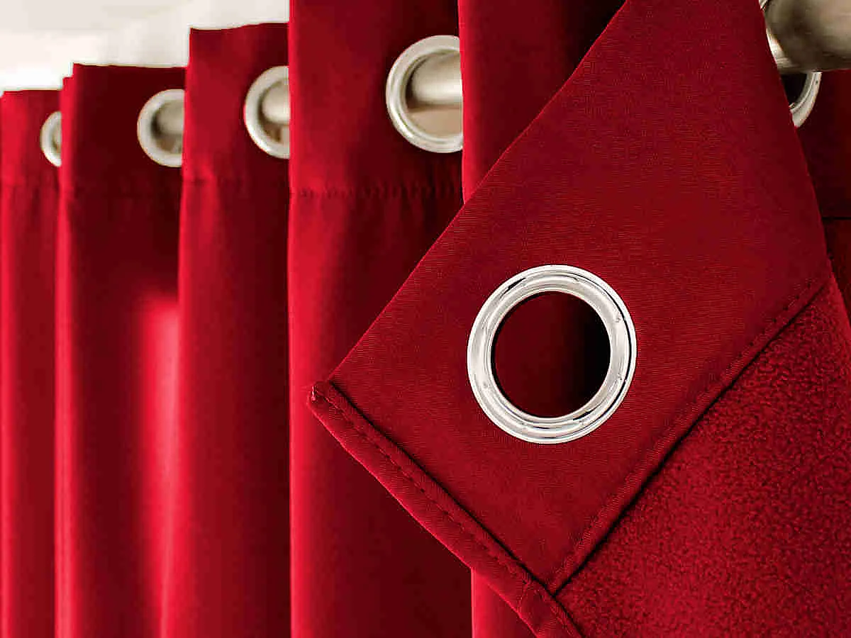 Cortina térmica de microfibra forrada