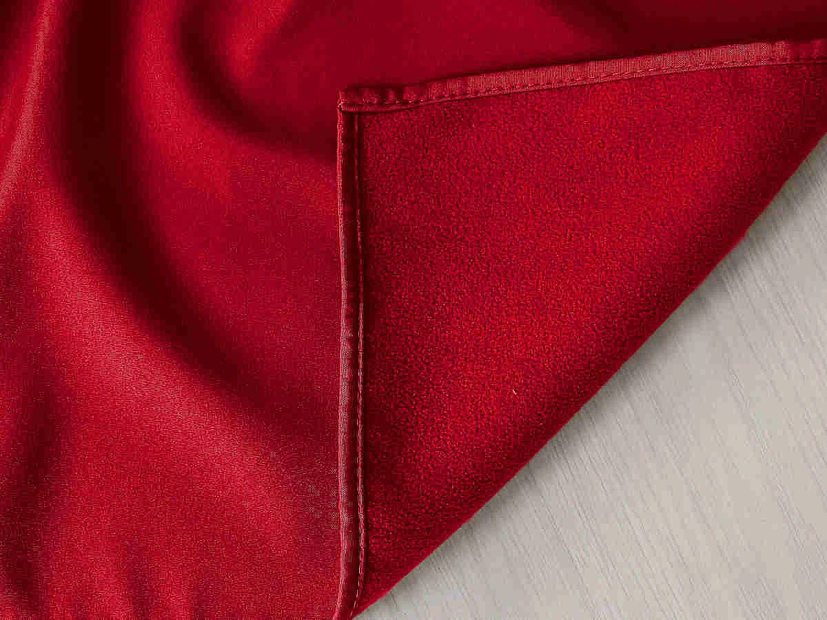 Cortina térmica de microfibra forrada