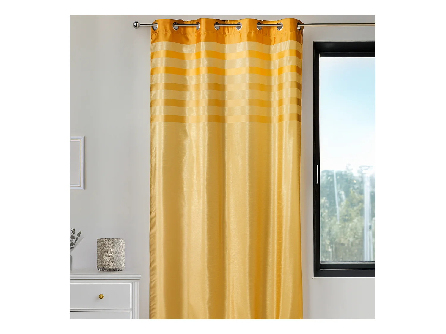 Rideau en shantung coloré avec parement ton sur ton