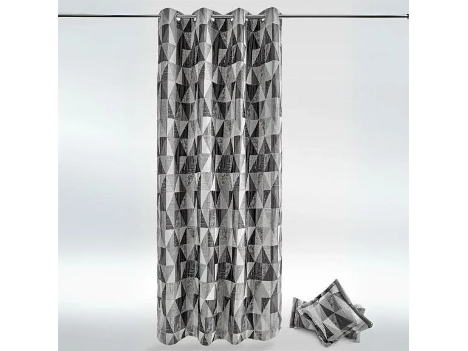Cortina de diseño con patrones triangulares 140 x 260 cm