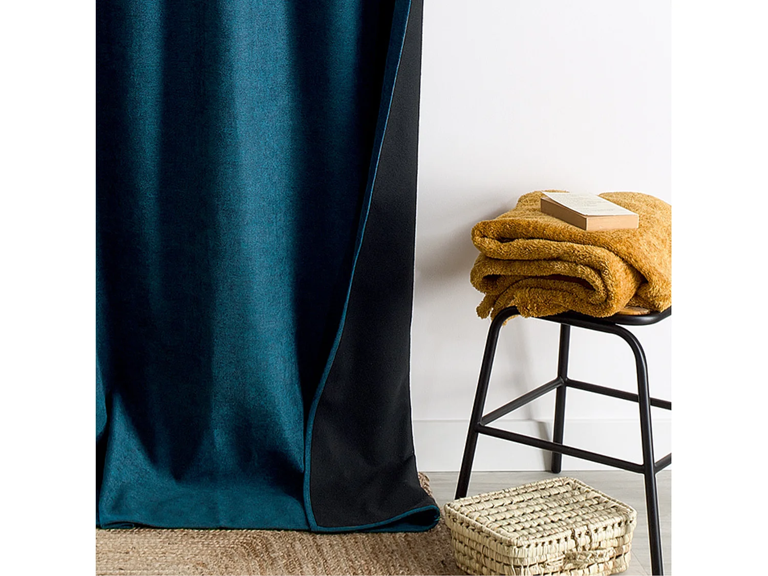 Rideau thermique phonique et semi occultant à galons fronceurs KONFOR