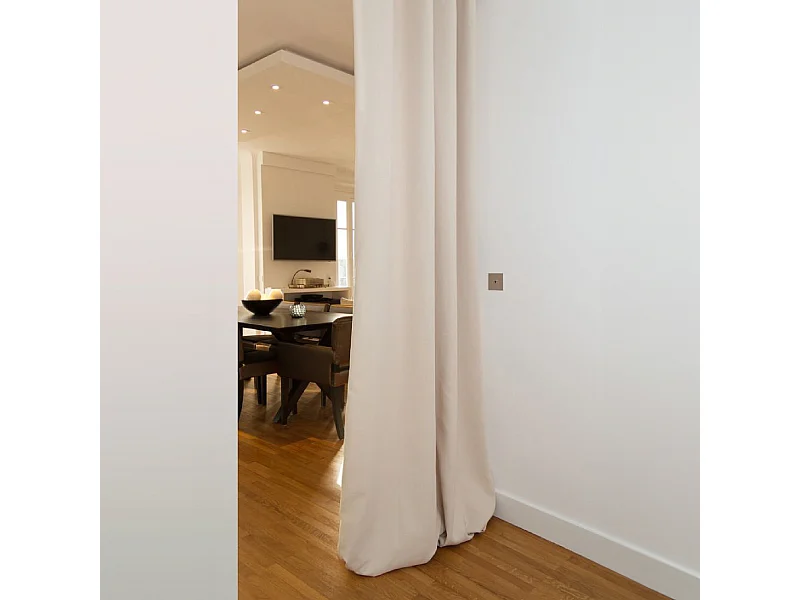 Cortina separadora de ambientes con paso de varilla y trenzado fruncido 145 x 250 cm