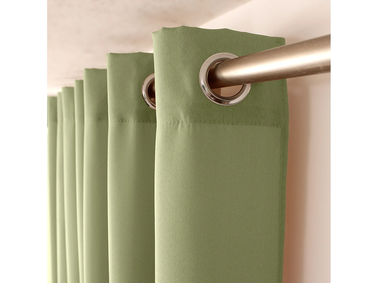 Rideau à Œillets Uni "Basic" 140x240cm Vert Olive