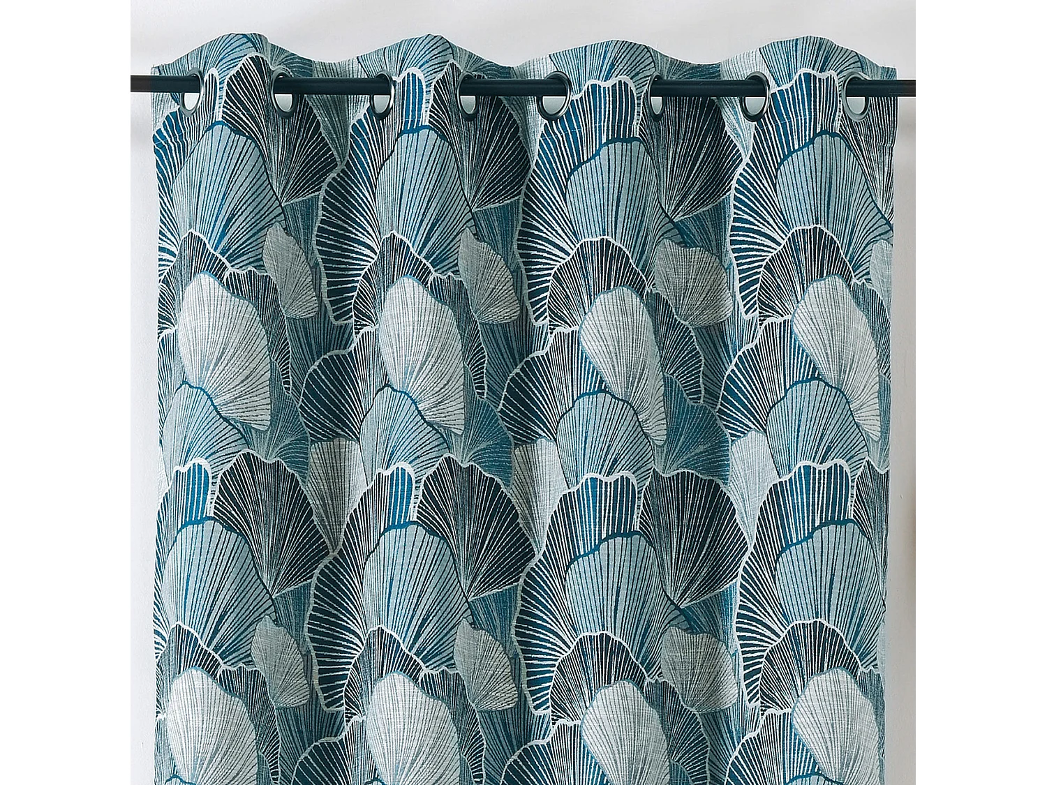 Vorhang mit Blütenblättern bedruckt 135 x 240 cm