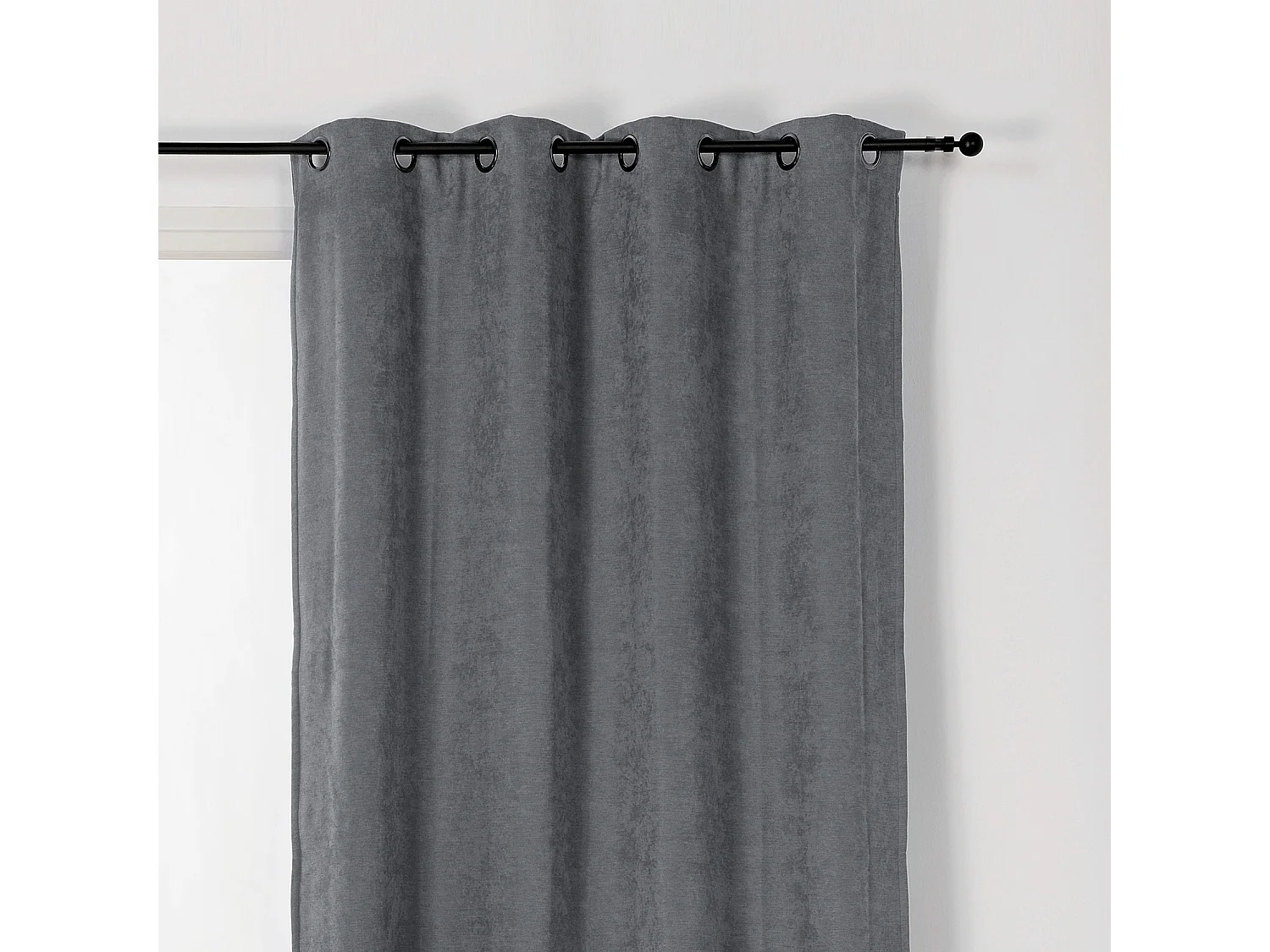 Cortina Alaska aislante y 100% opaca