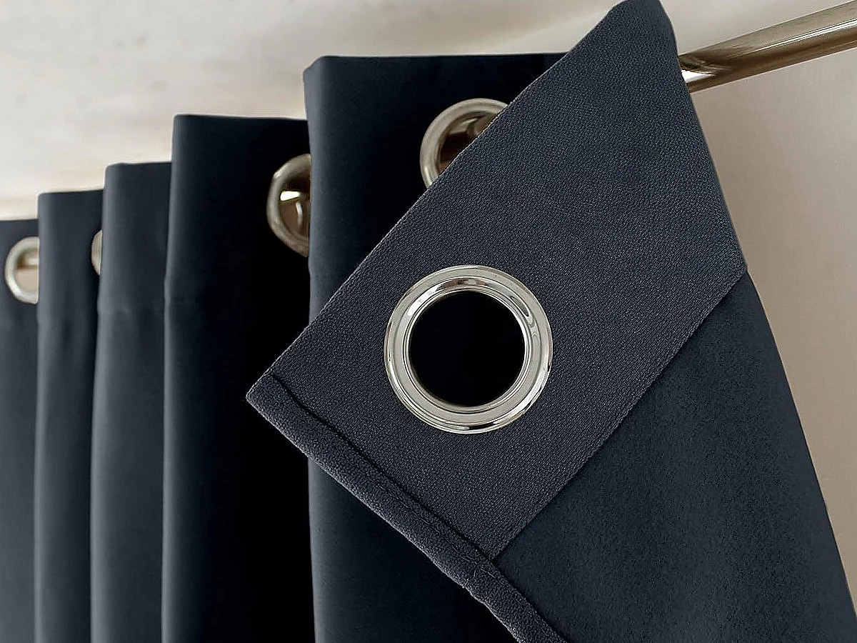 Rideau Thermique Occultant  "Nordica" 135x240cm Gris Foncé