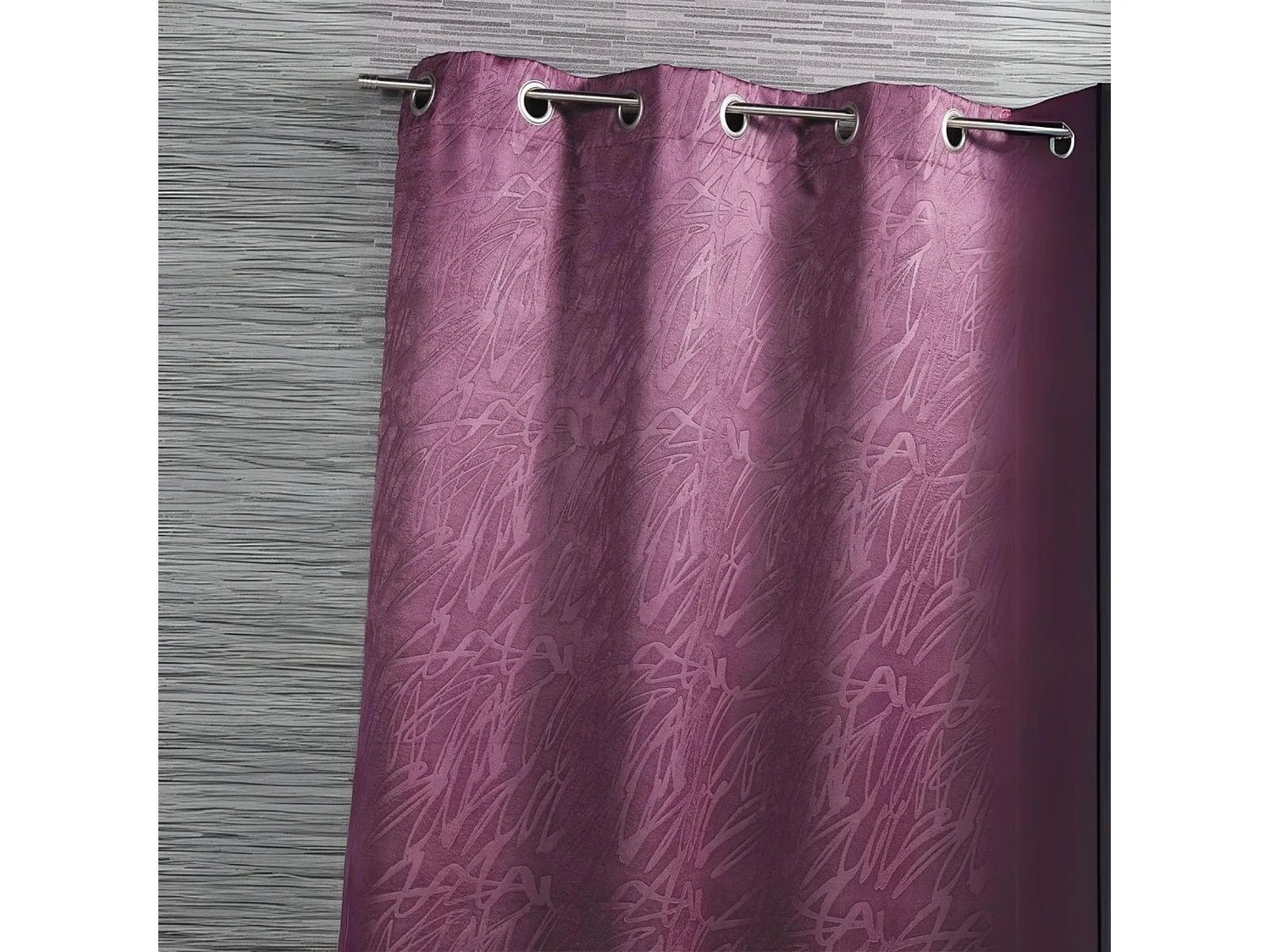 Rideau obscurcissant frappé