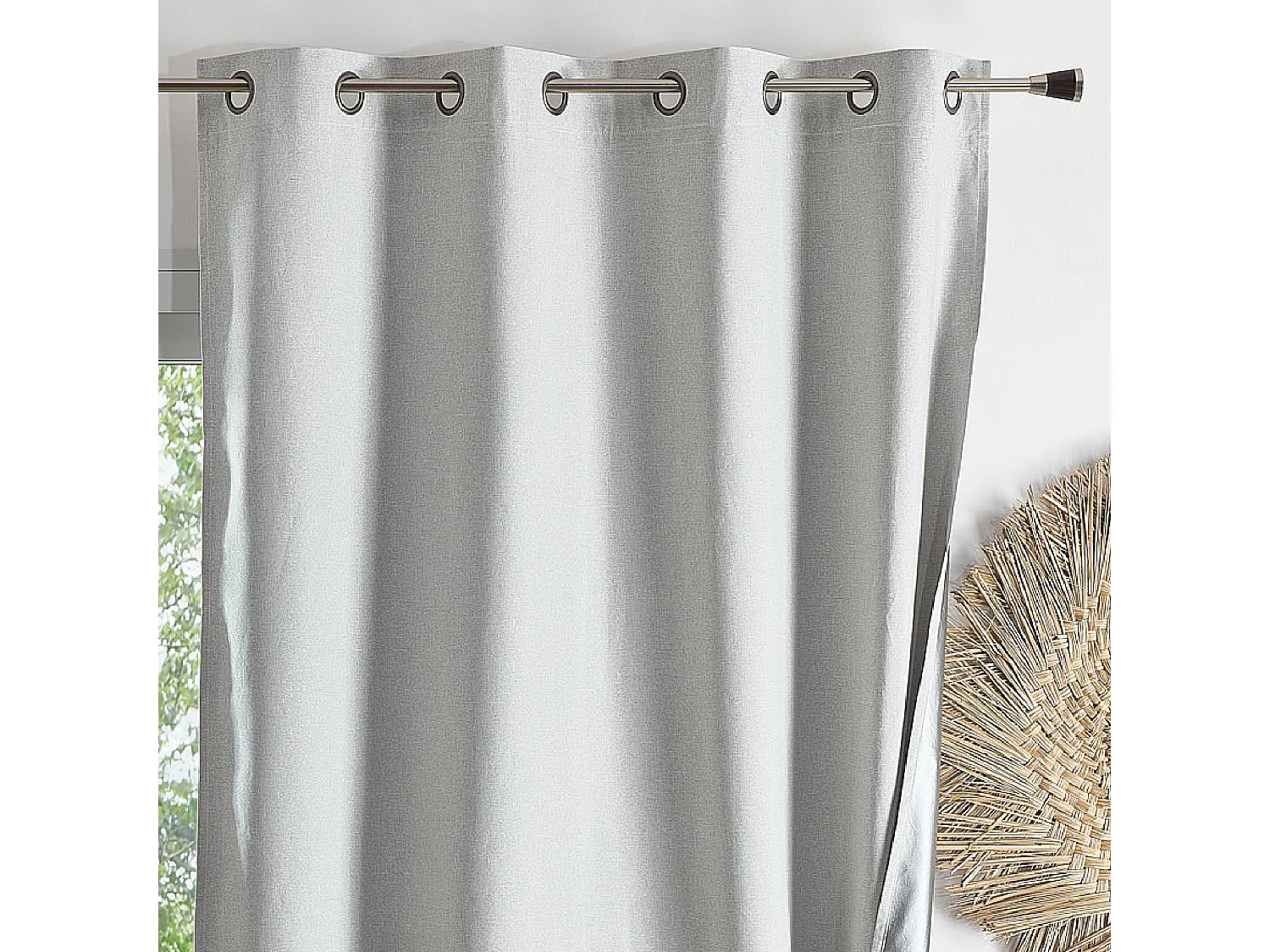 Cortina Opaca y Aislante Térmica Invierno/Verano