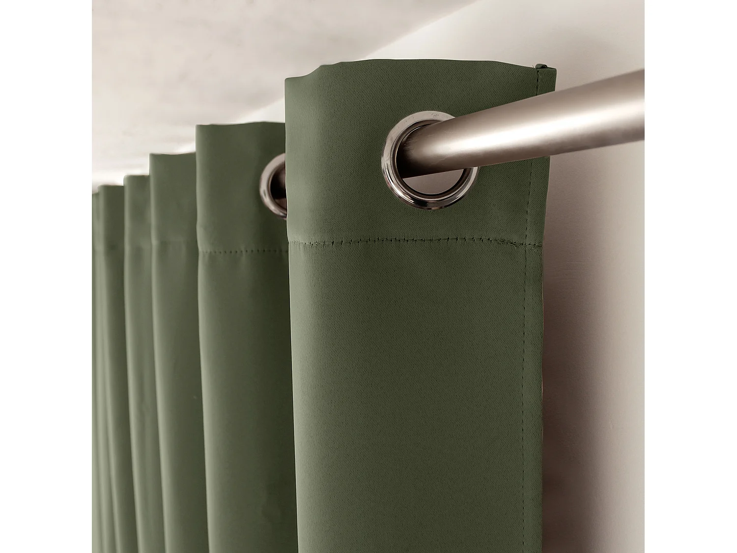 Cortina ocultante unida con 8 ollaos 140 x 180 cm