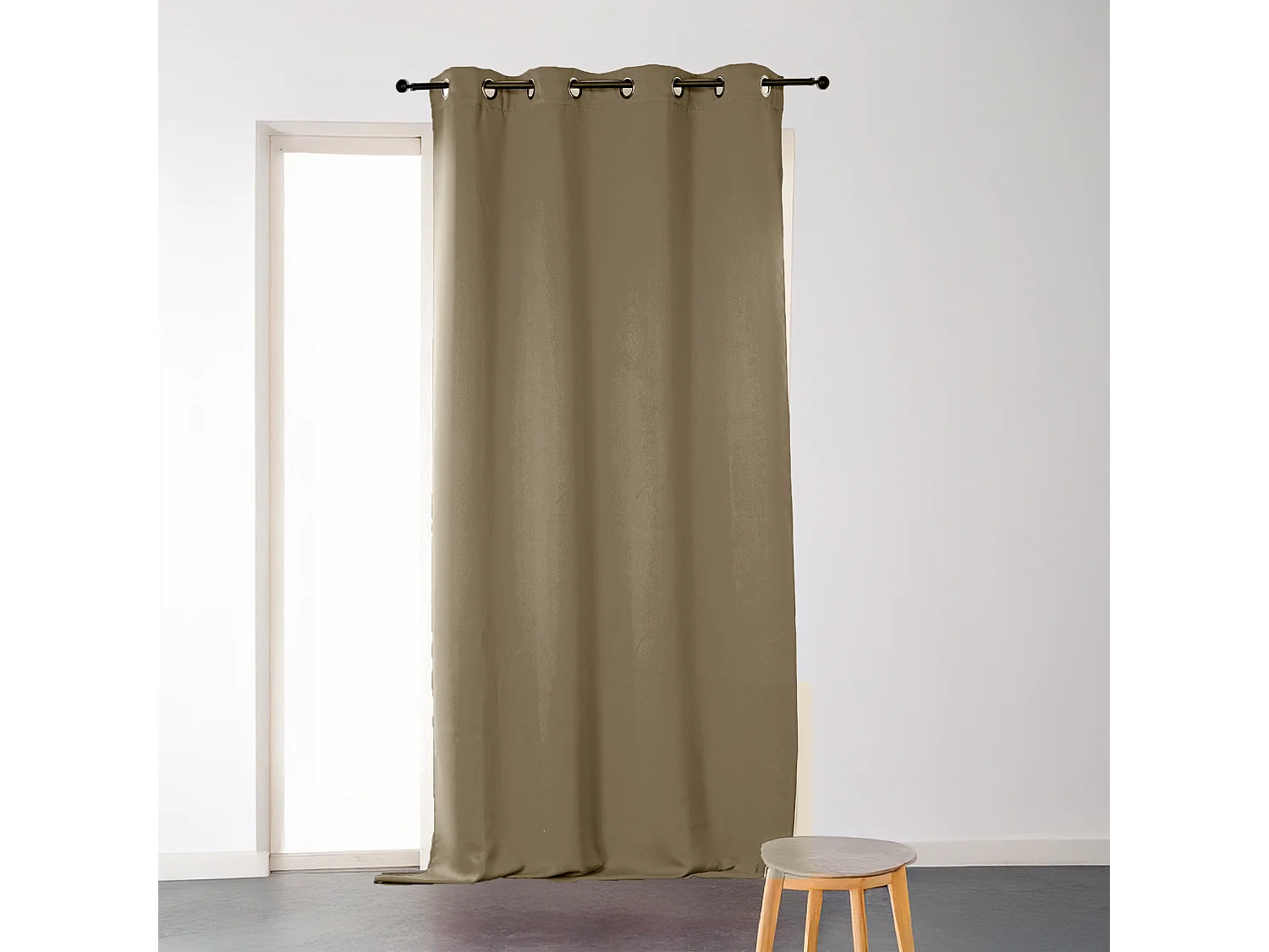 Par de cortinas 90% ocultante Lola 140 x 240 cm