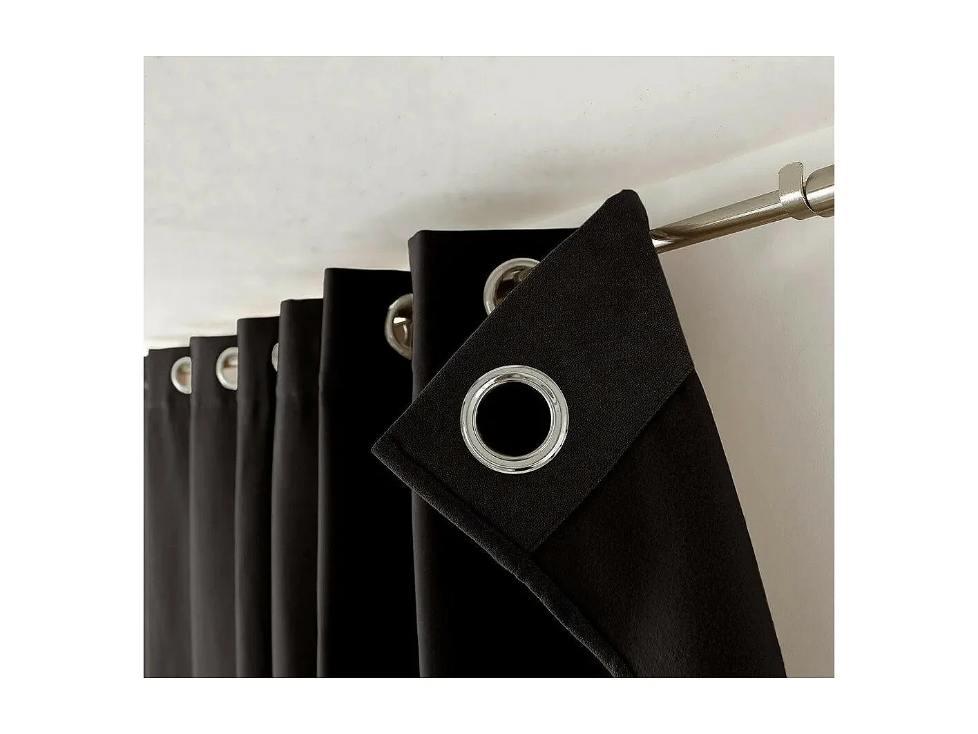 Rideau Thermique Occultant "Nordica" 135x240cm Noir