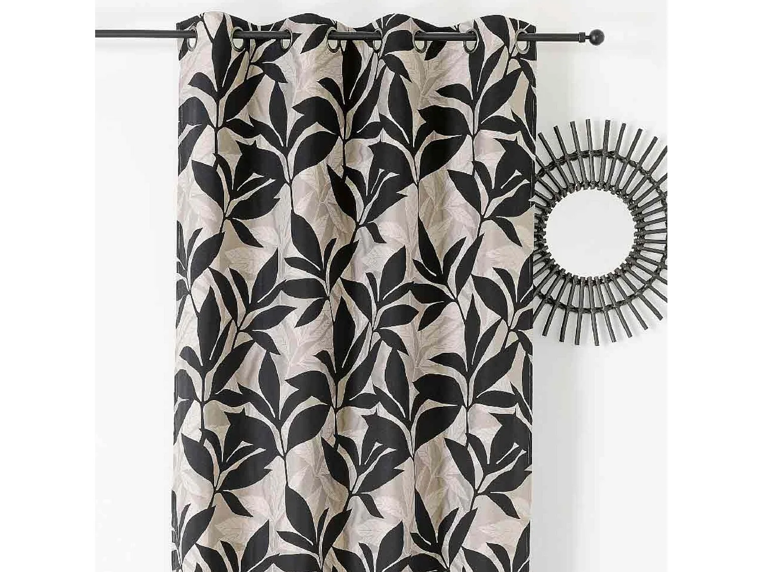 Möbelvorhang mit exotischen Blättern