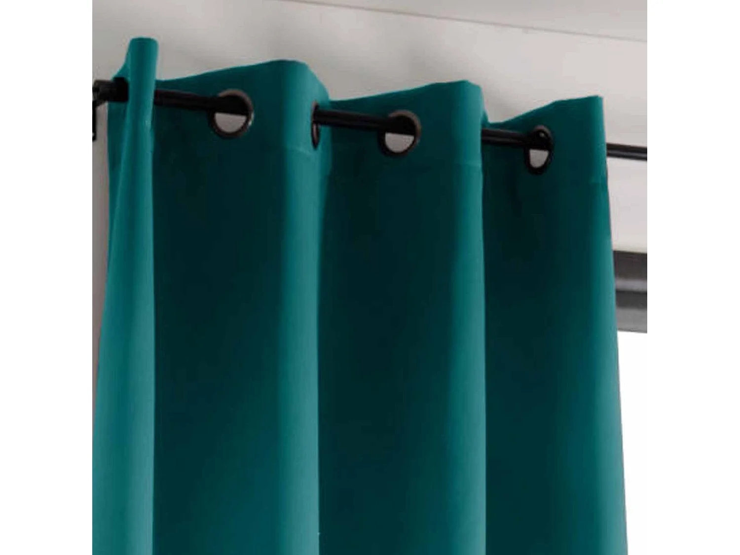 Rideau occultant uni 210gr/m2