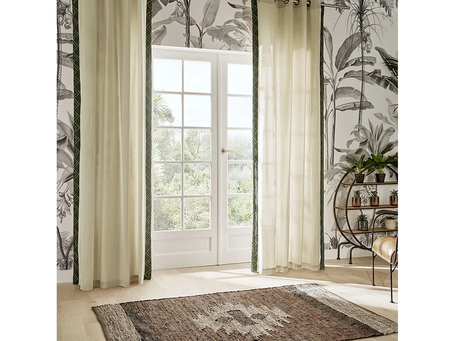 Cortina con bordados geométricos 140 x 260 cm