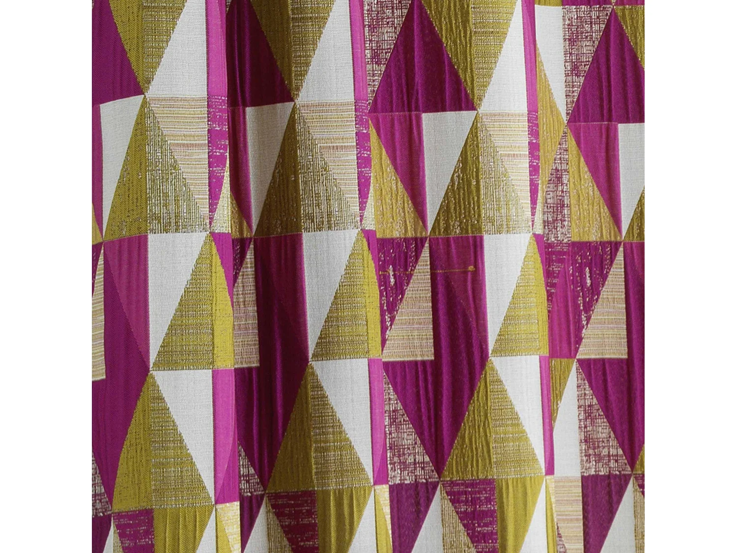 Cortina de diseño con patrones triangulares 140 x 260 cm