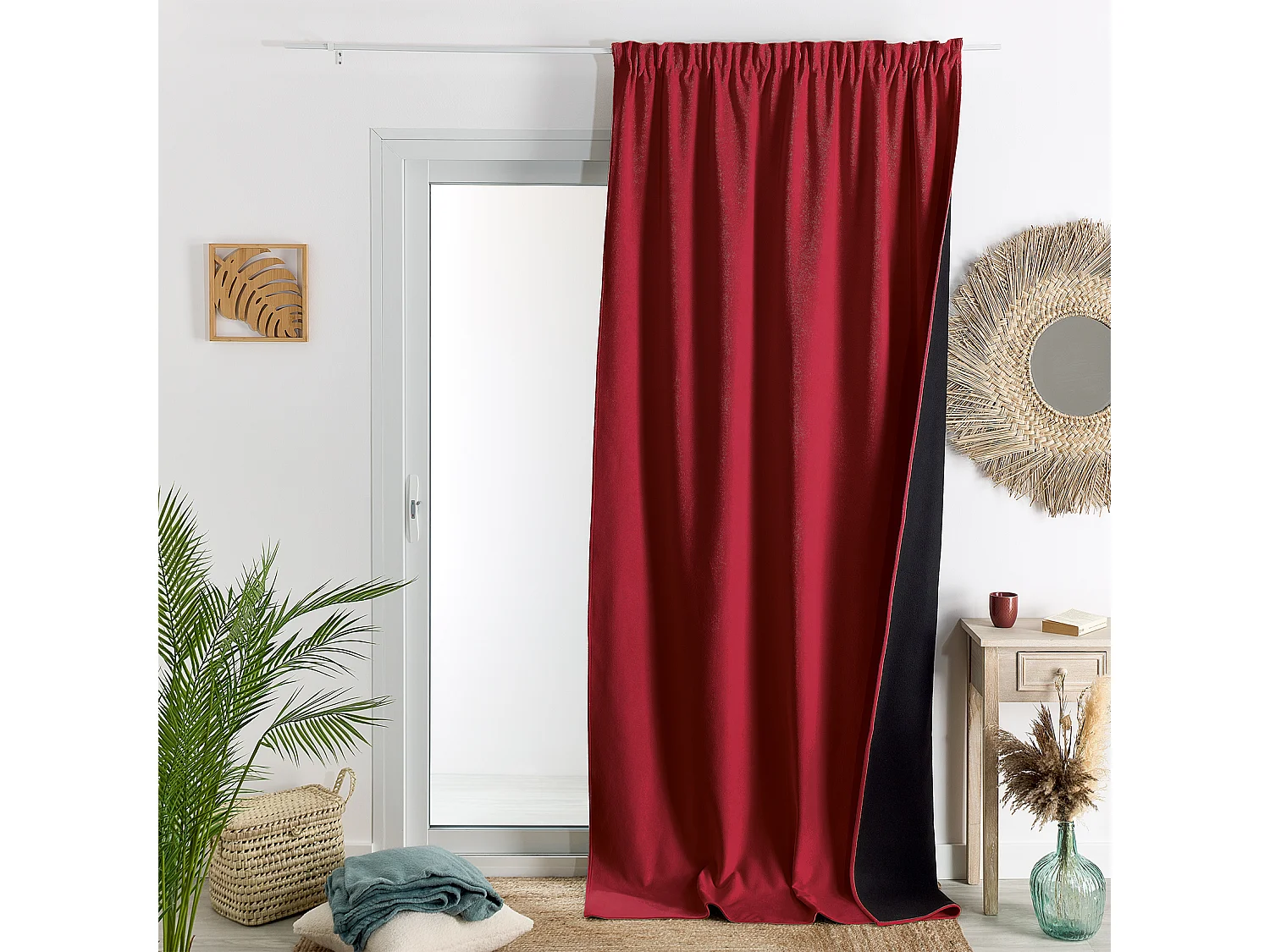 Cortina con pliegues fruncidos semiopaca, con propiedades fónicas y térmicas KONFOR