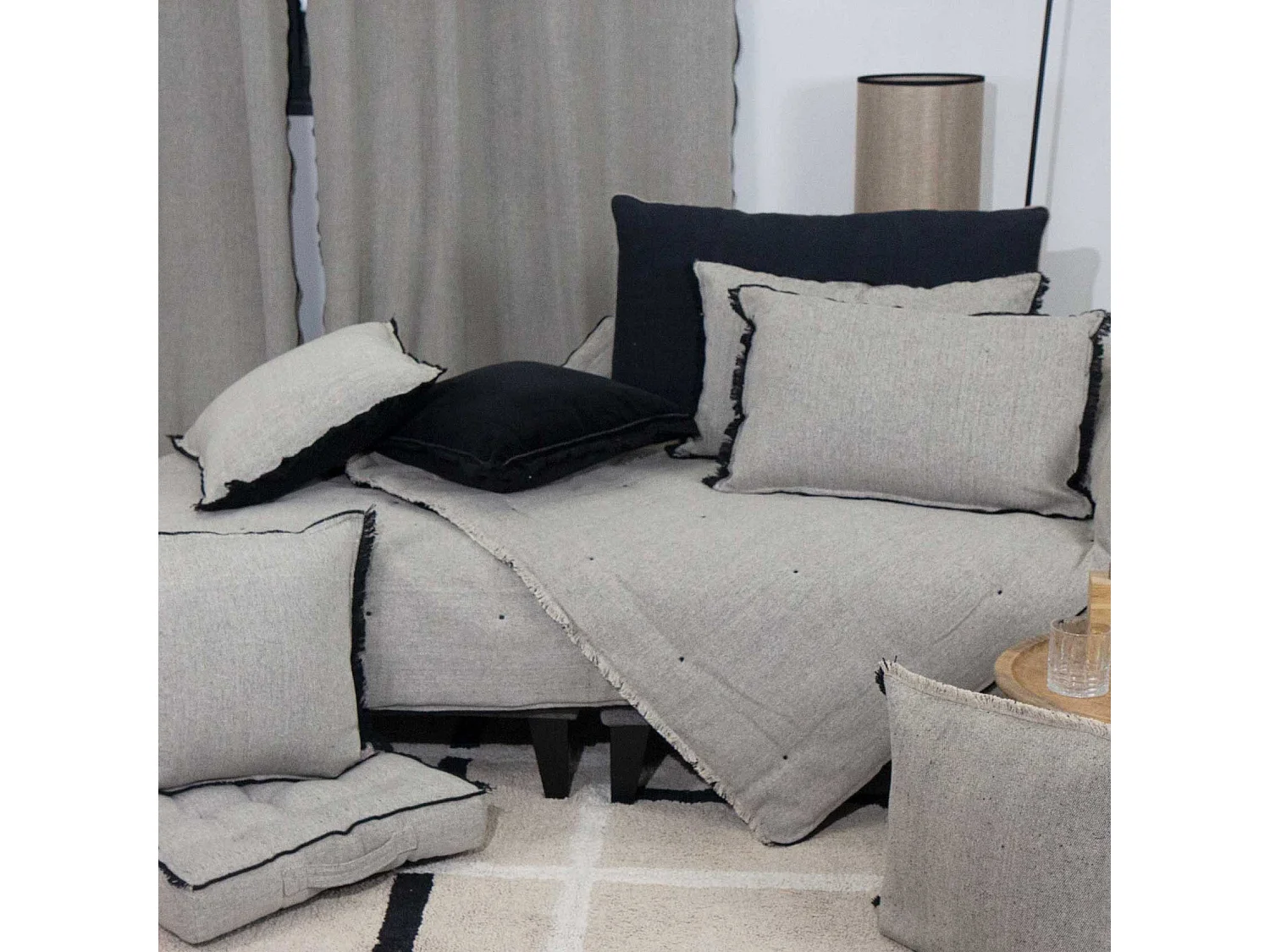 Siebter Vorhang mit sichtbaren Überwürfen 150 x 280 cm