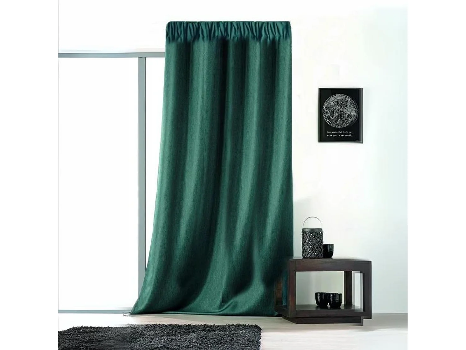 Cortina lisa con galón fruncido