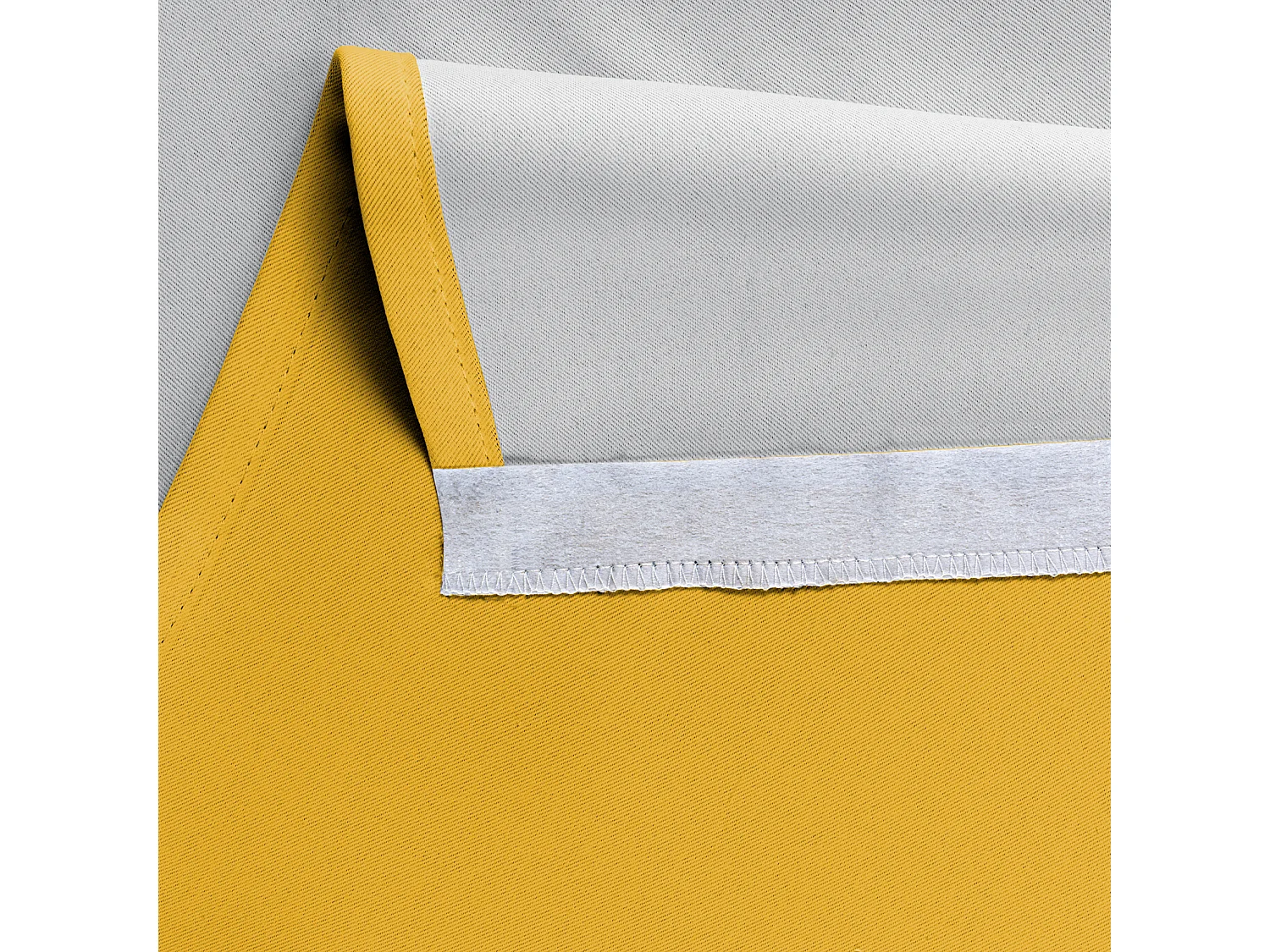 Cortina térmica con ojales y repelente al agua