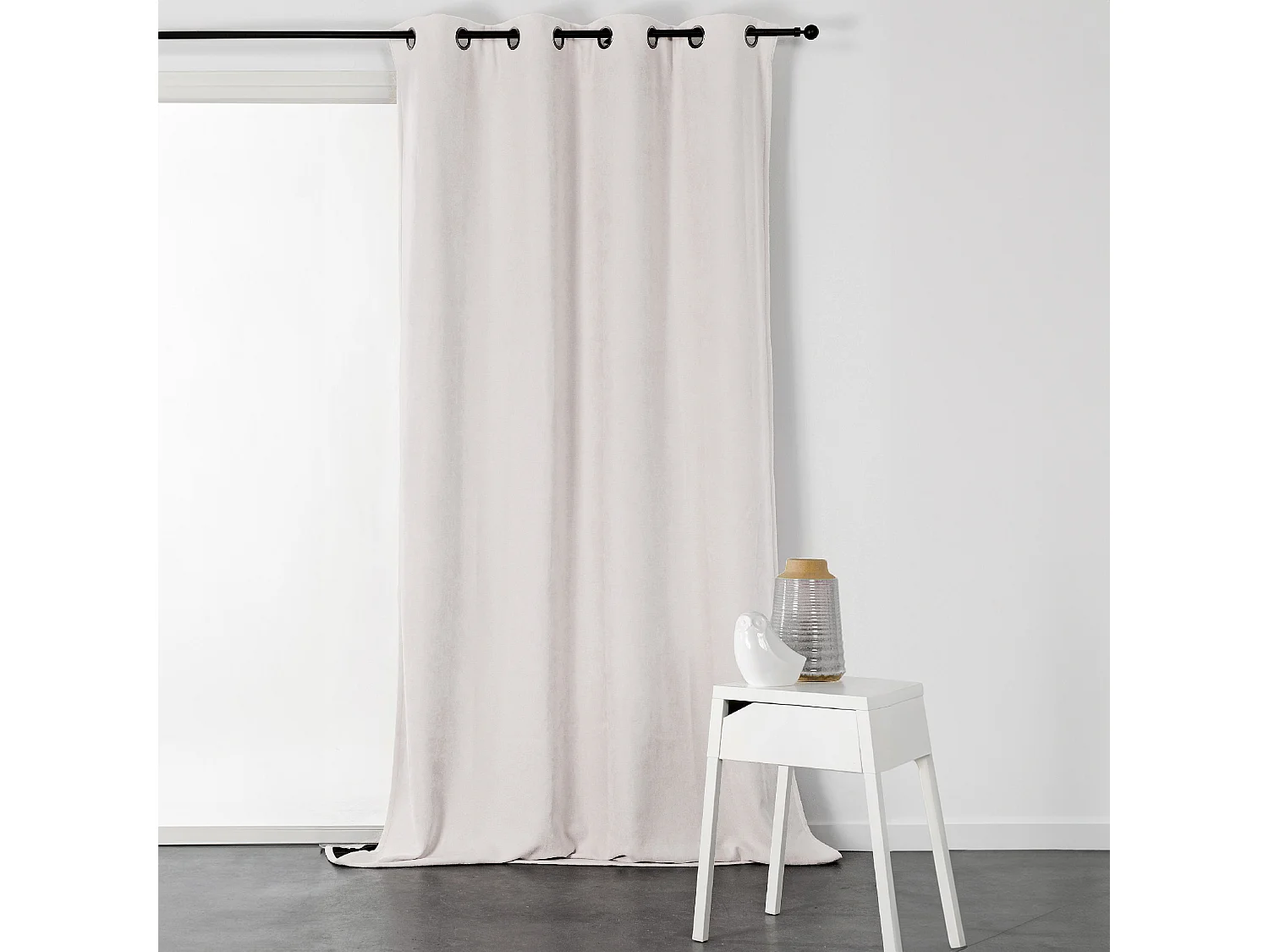 Cortina con Ojetes Aislante y Repelente al Agua Efecto Terciopelo