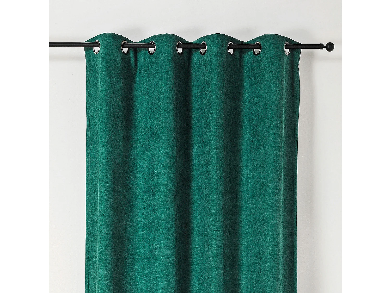 Cortina Alaska aislante y 100% opaca