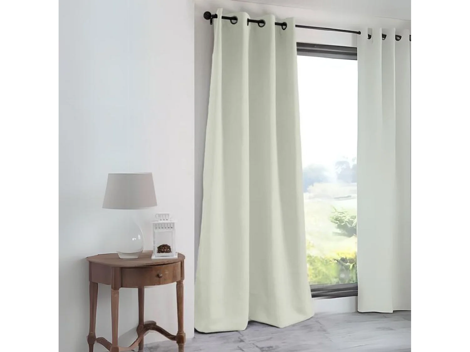 Cortina opaca unida 210gr/m² 135 x 180 cm