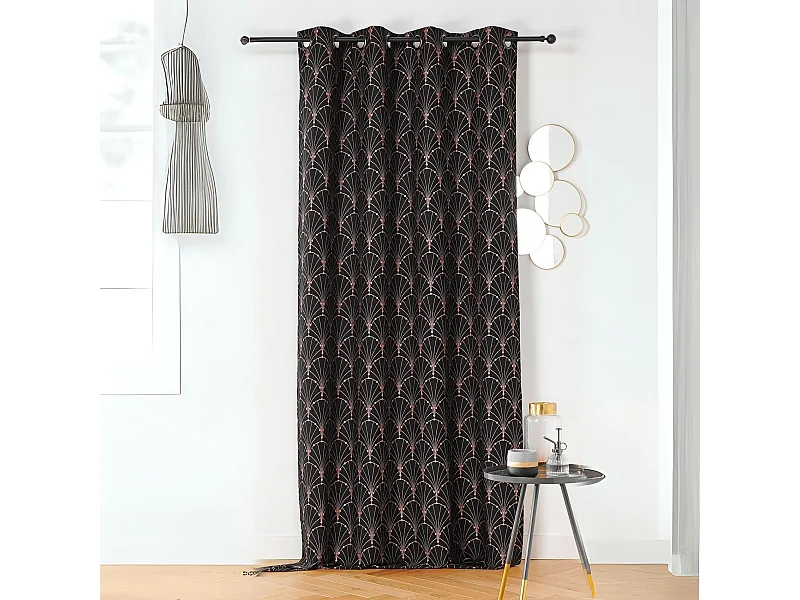 Cortina con impresiones metalizadas