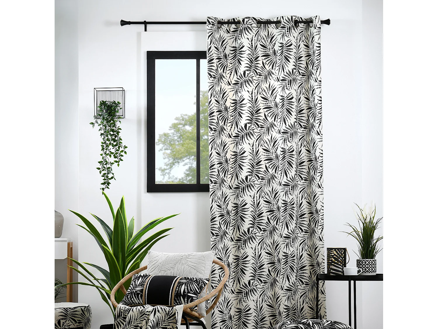 Ösenvorhang mit tropischem Blätterdruck aus Baumwolle 140 x 260 cm