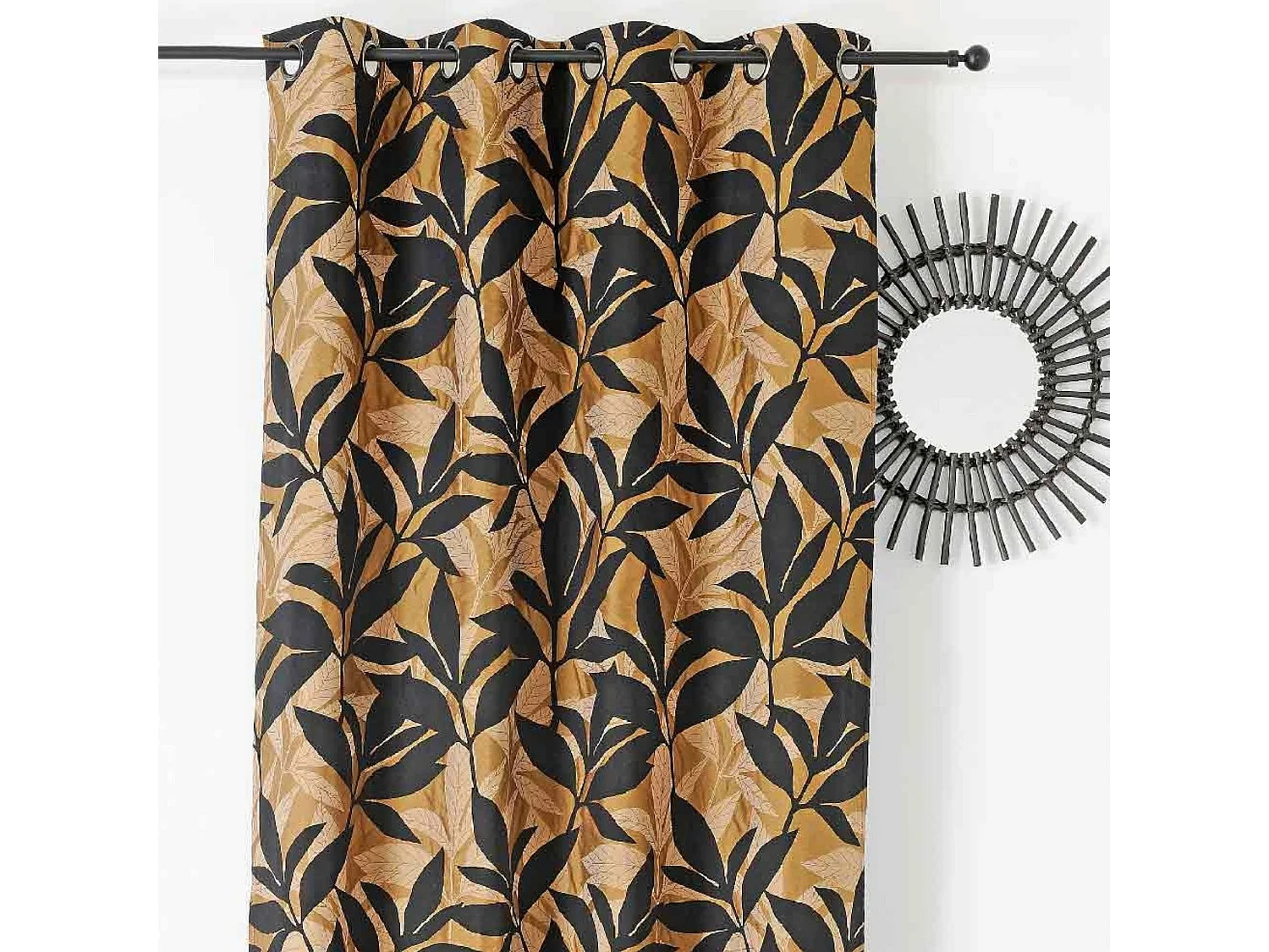Möbelvorhang mit exotischen Blättern