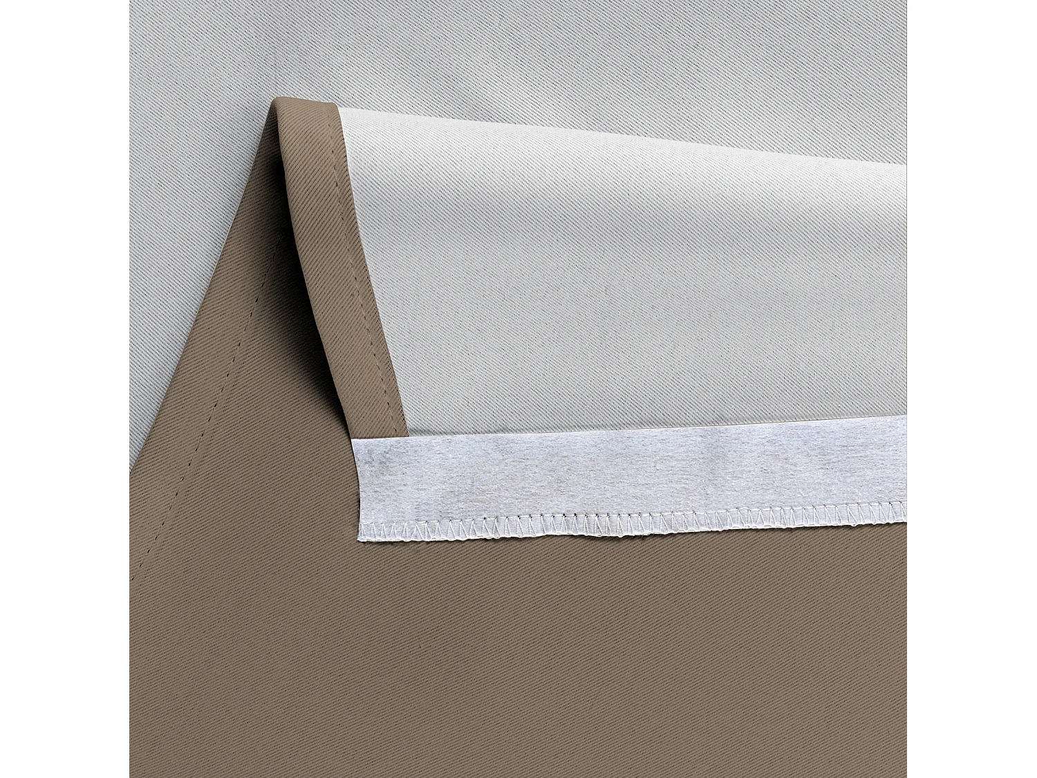 Cortina térmica con ojales y repelente al agua