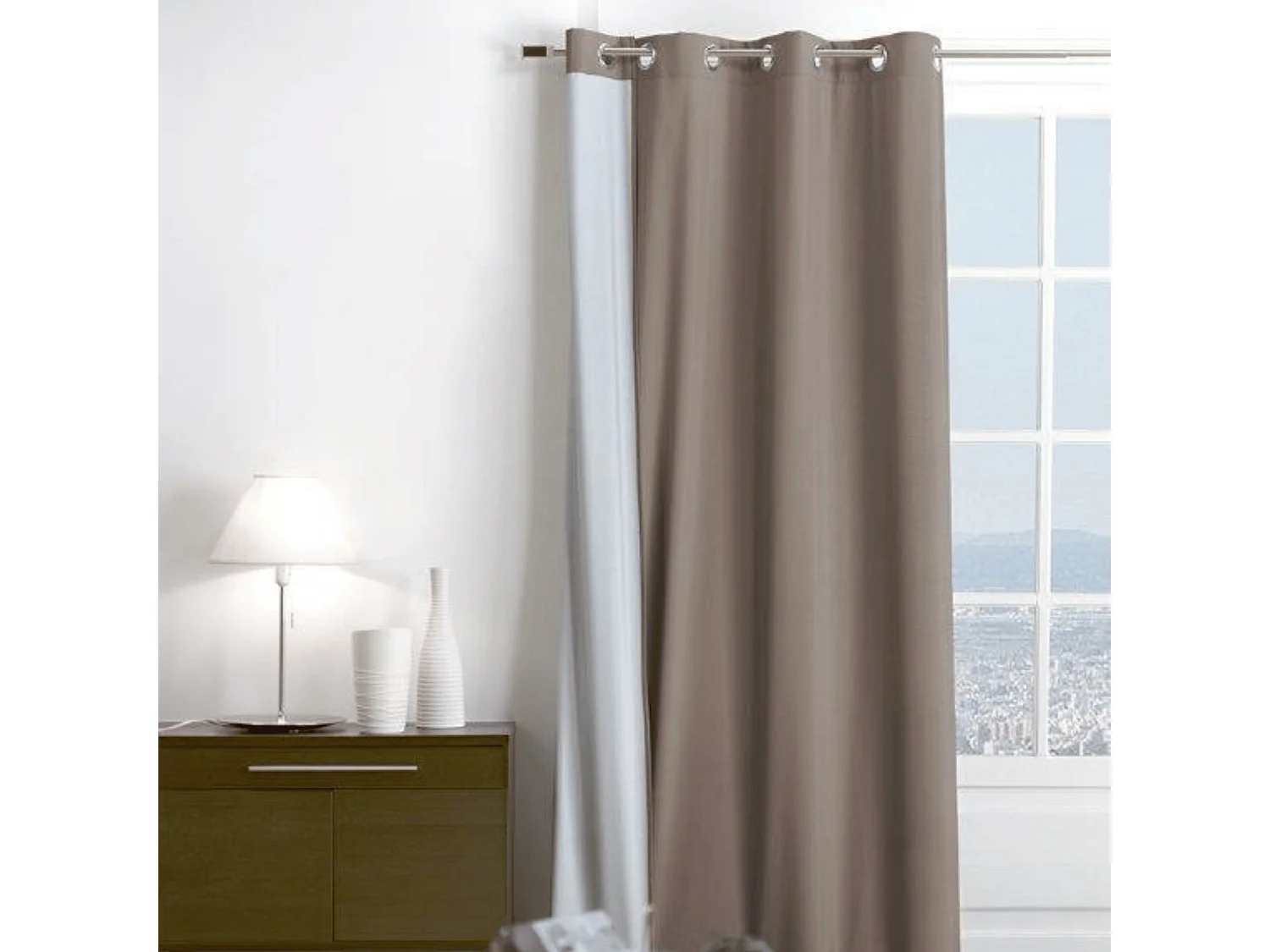 Cortina térmica con ojales y repelente al agua