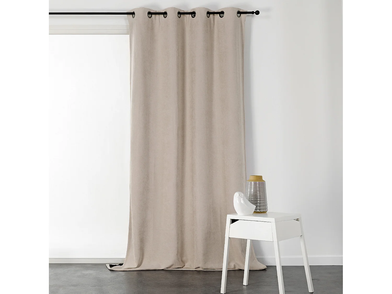 Cortina con Ojetes Aislante y Repelente al Agua Efecto Terciopelo