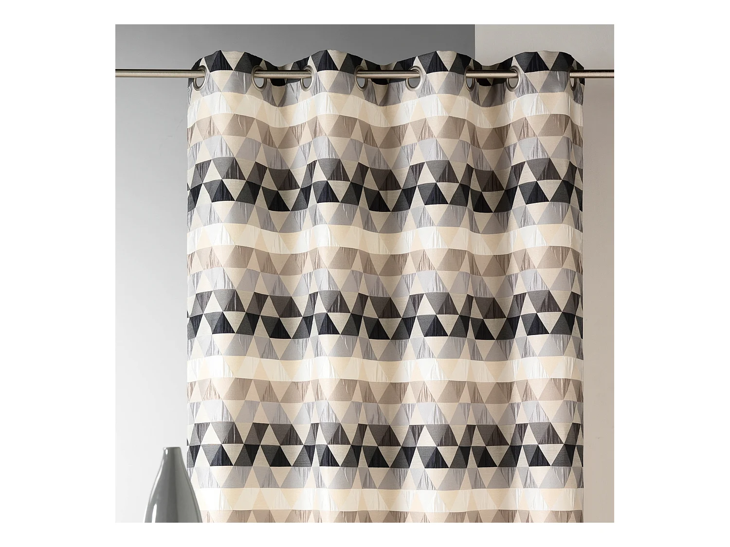 Rideau d'ameublement motifs triangles