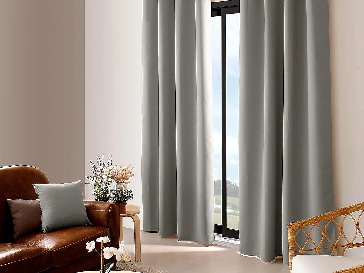 Cortina ocultante unida con 8 ollaos 140 x 240 cm