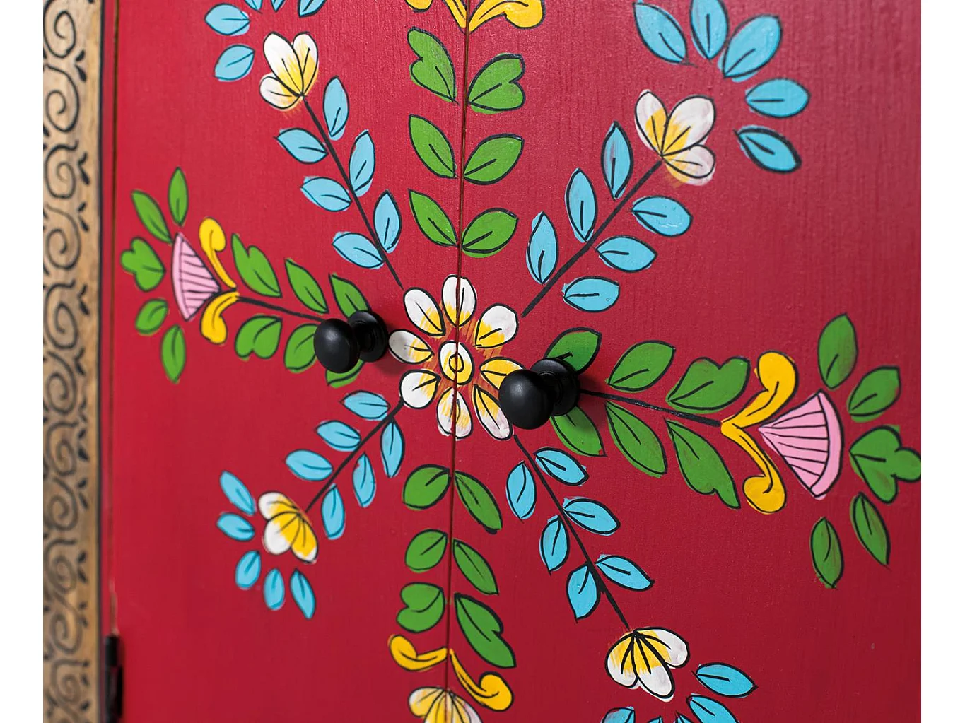 Meuble d'appoint en bois de manguier et MDF et peint à la main