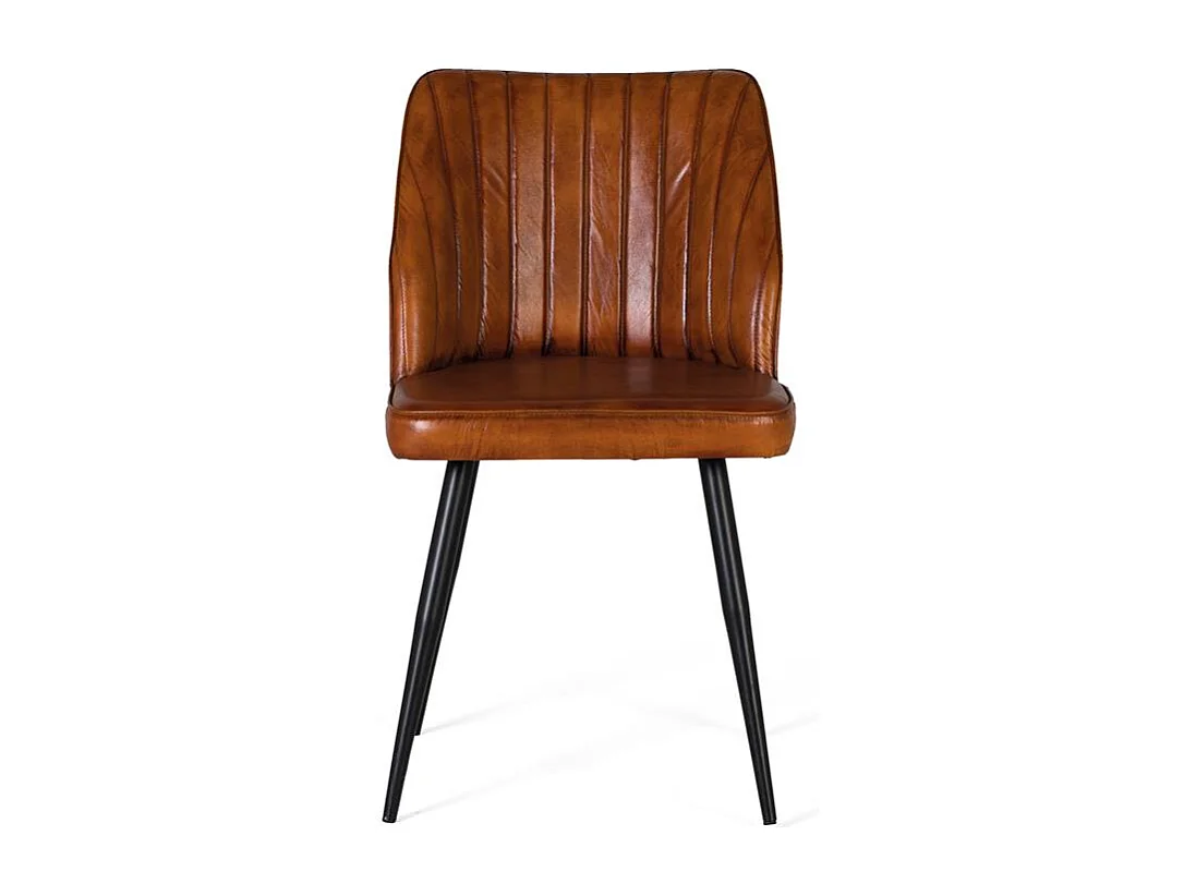 Chaise recouverte de cuir marron naturel