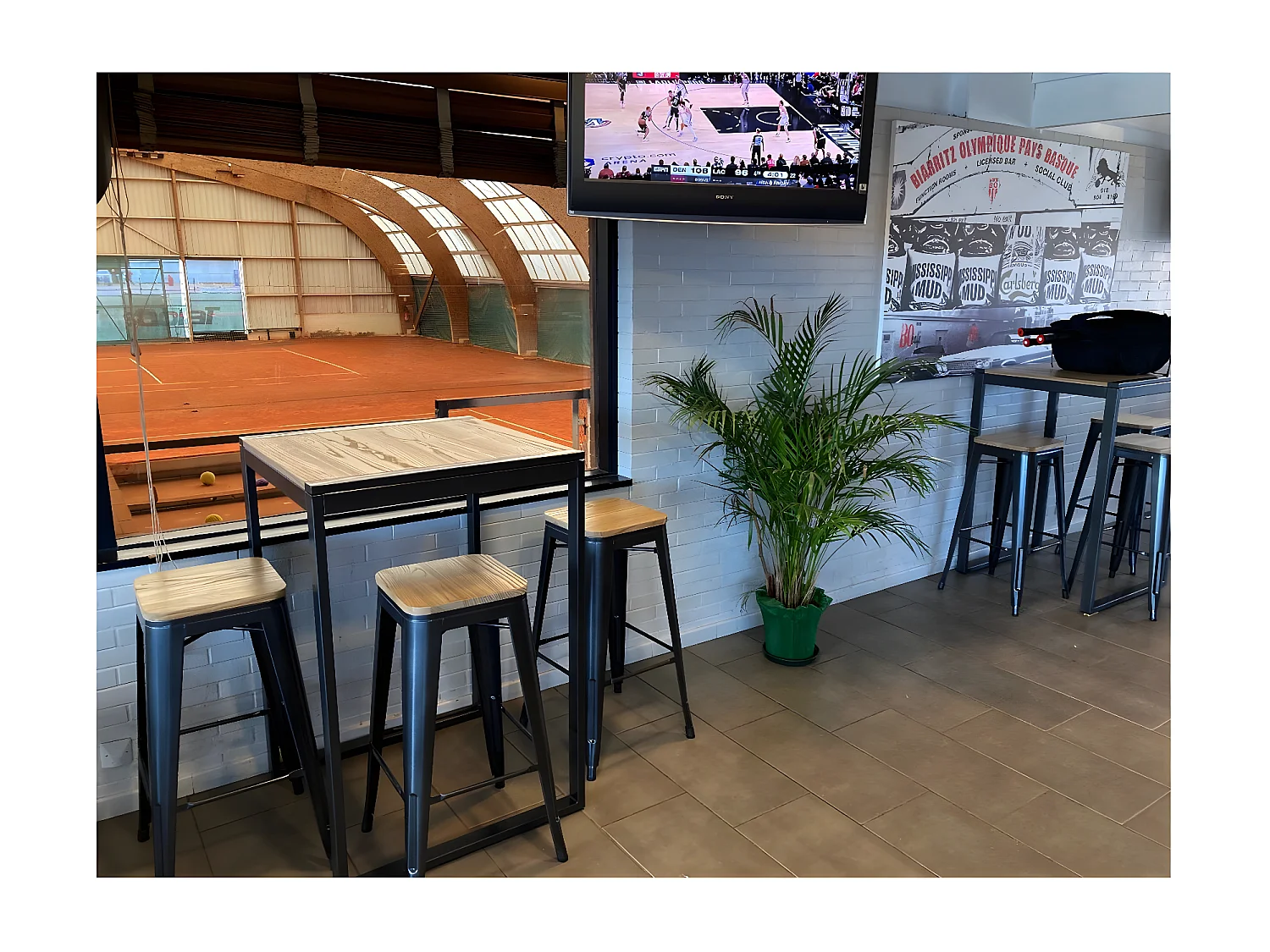 NEVADA - Mange debout carré en acier et bois massif naturel