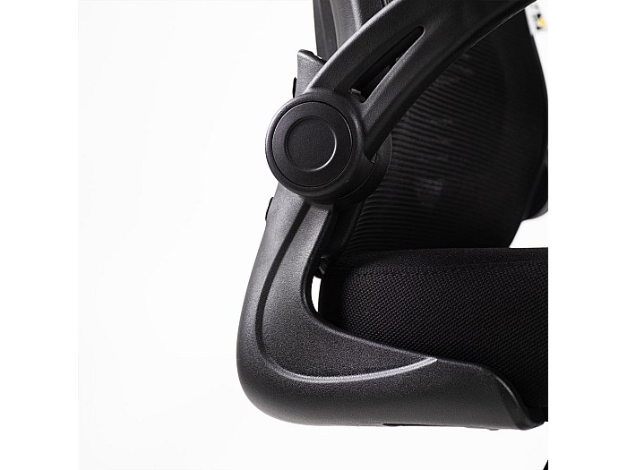 Poltrona Da Ufficio Girevole In Tessuto Mesh Nero Con Struttura Cromo Crest 1
