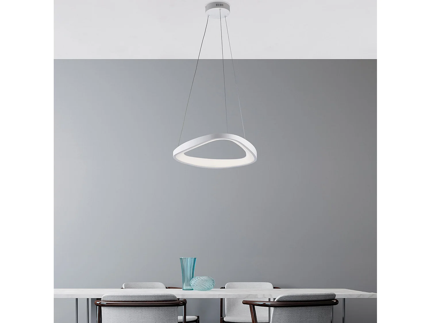 Suspension Anna triangulaire en métal blanc, LED intégrée, câbles orientables d.50 cm, style géométrique moderne