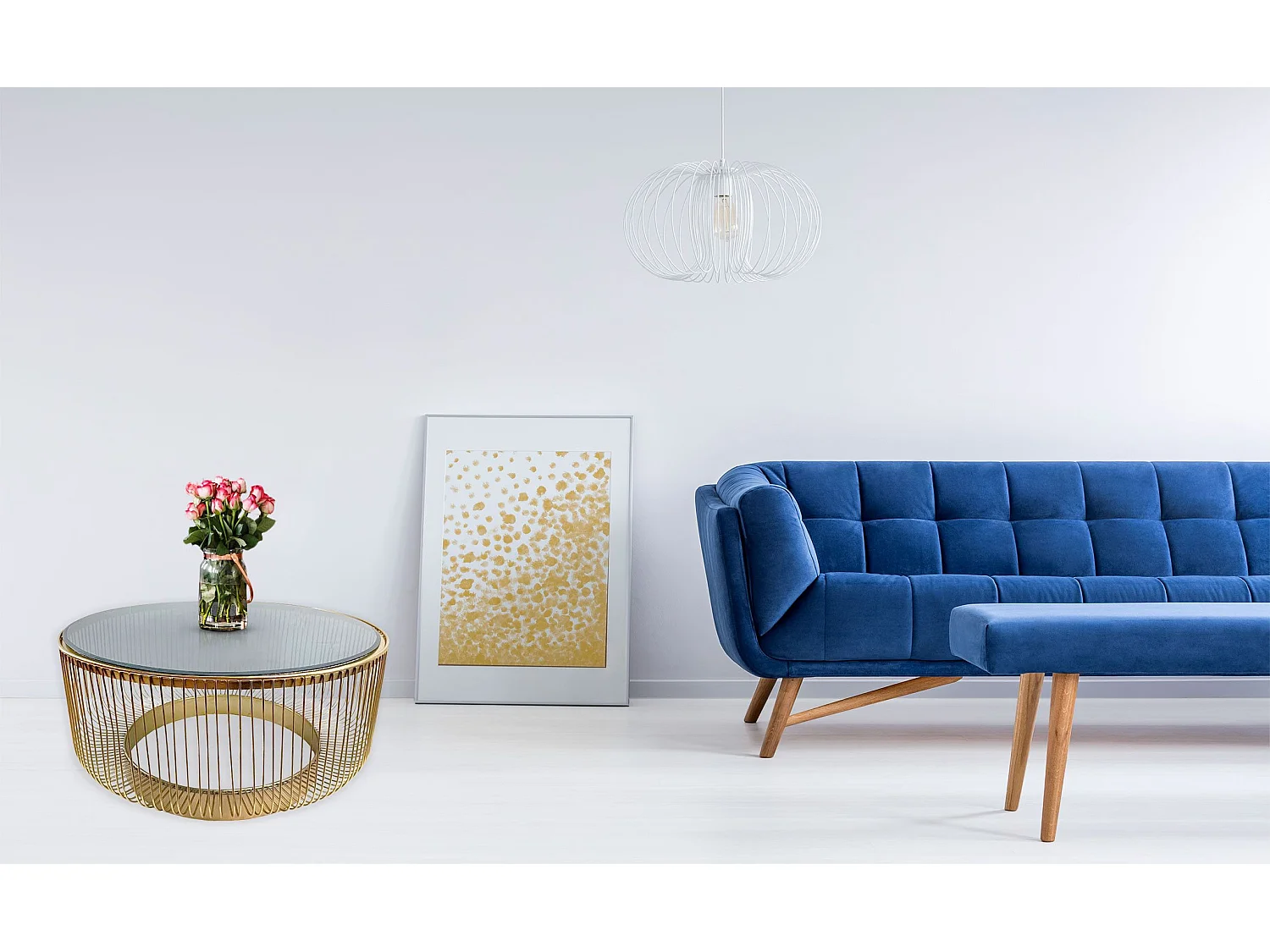 Table basse ronde design Dalia en métal filaire doré et Verre Noir fumé