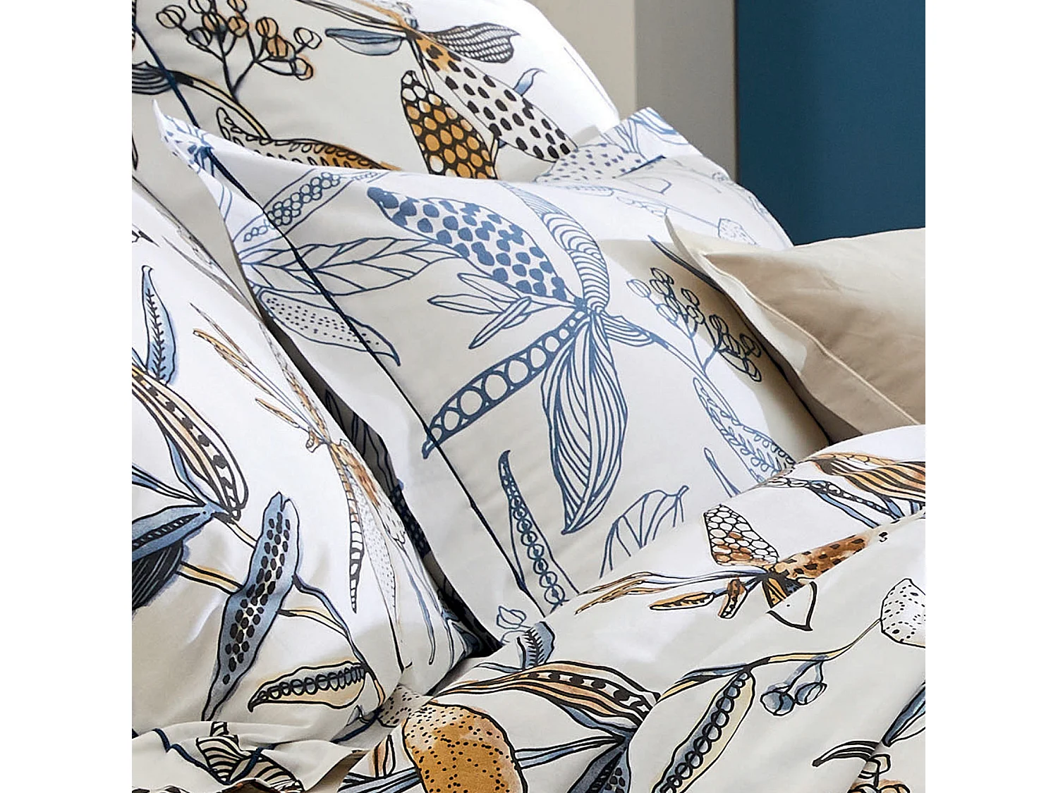 Taie d'oreiller aux fleurs exubérantes