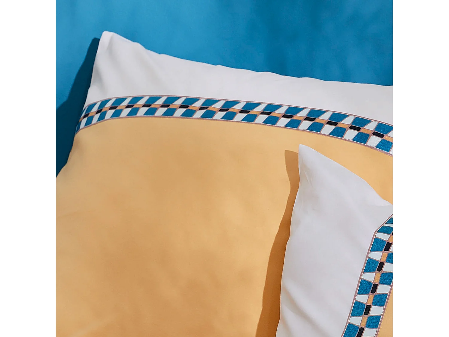 Taie d'oreiller percale avec galon