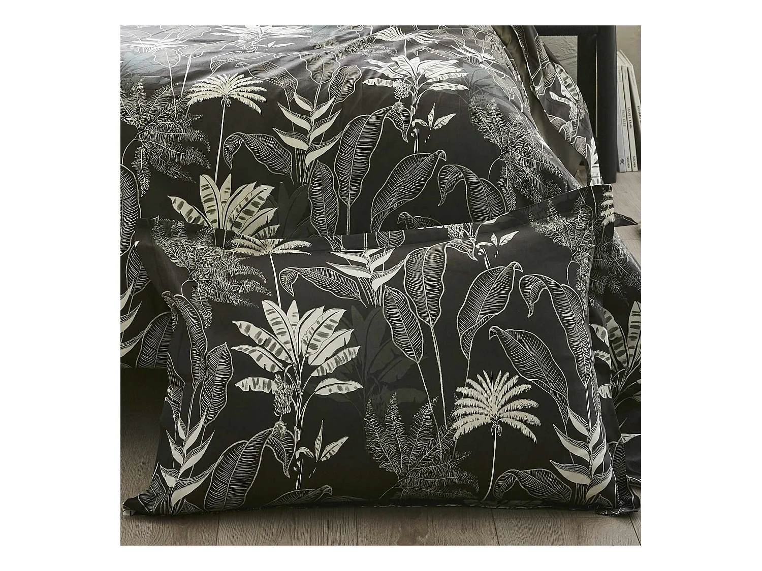 Taie d'oreiller en satin aux feuilles tropicales