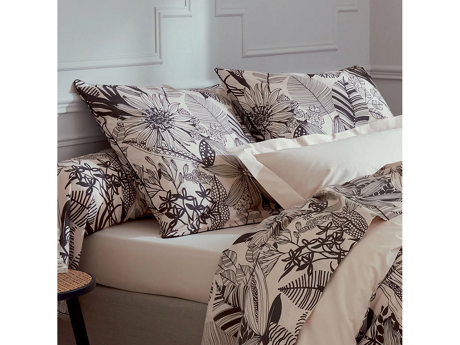 Taie d'oreiller aux impressions noires