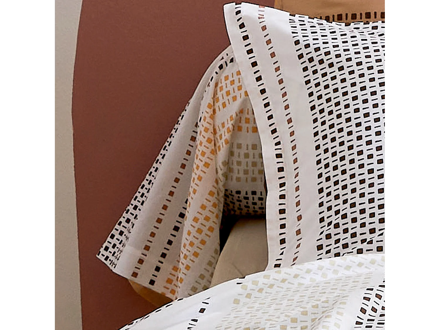 Kissenbezug mit geometrischem Muster aus Baumwolle