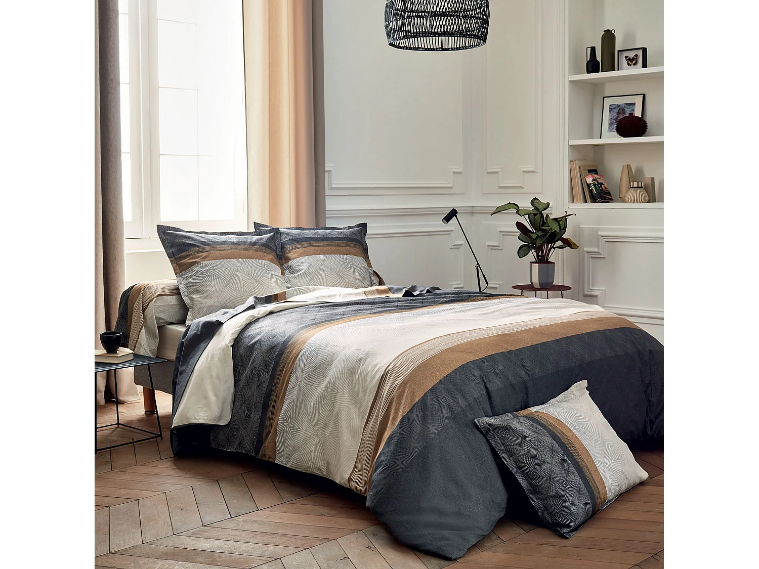 Taie de traversin au style graphique et masculin