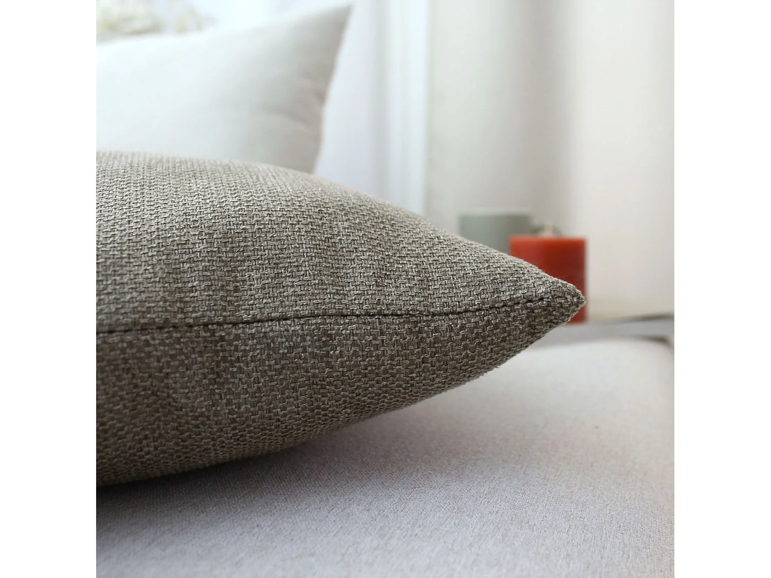 Coussin Déco en Velours "Lagarta" 40x40cm Taupe