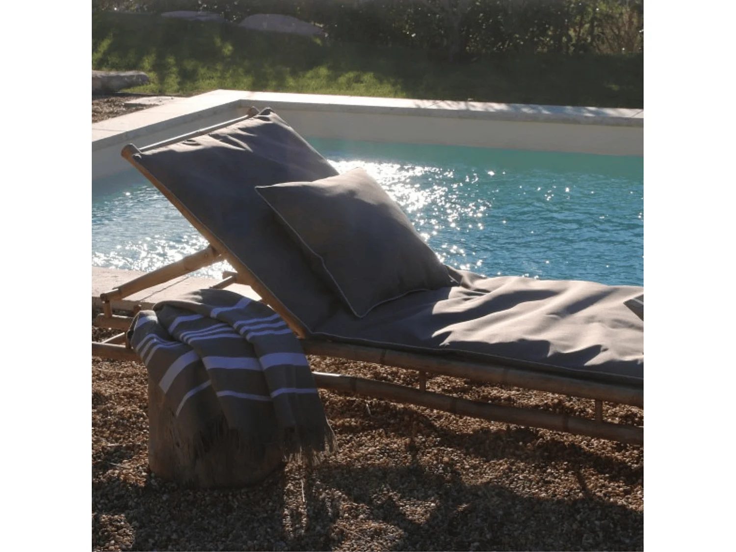 Cojín rectangular liso para exteriores