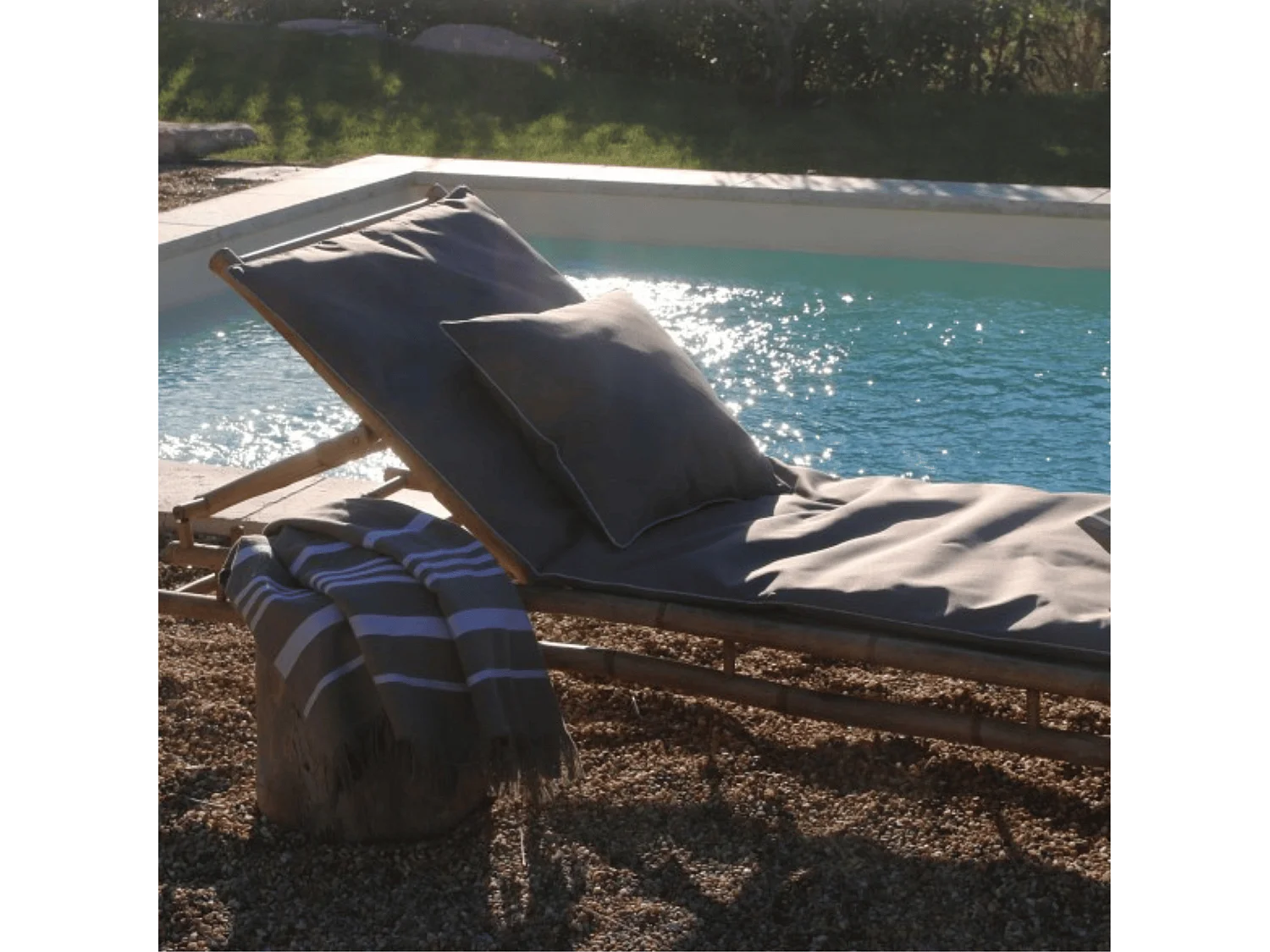 Cojín rectangular liso para exteriores